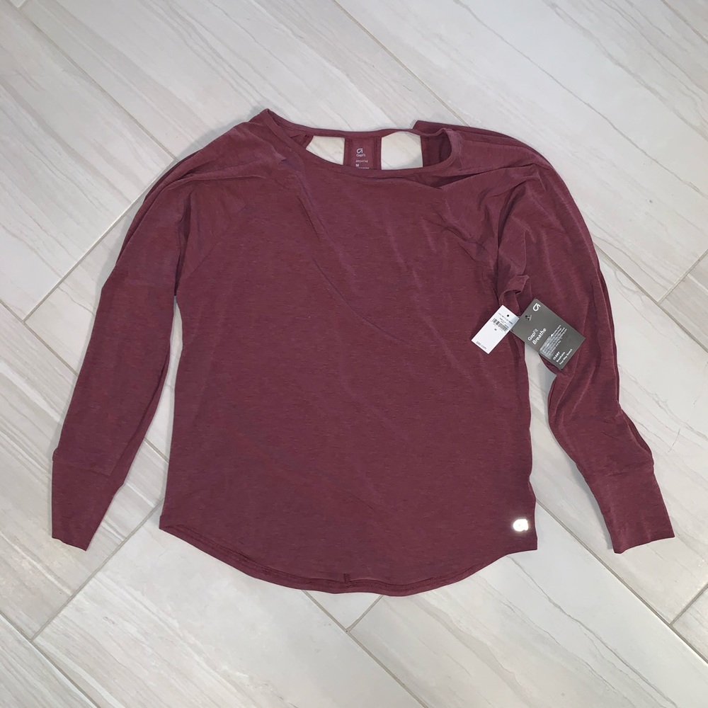GapFit breath long sleeve top